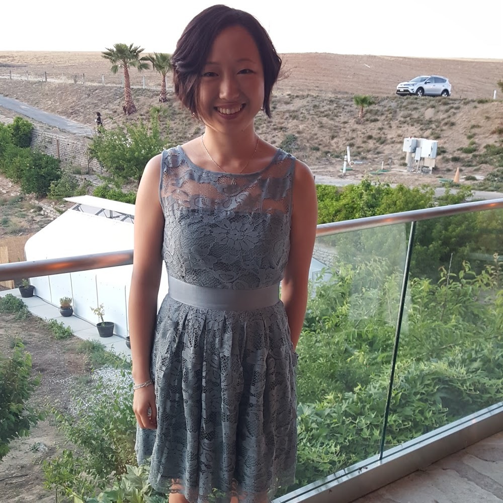 Meet your Posher, Flora